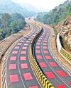 वन्यजीवों की सुरक्षा के लिए सड़क पर 'रेड कार्पेट' वन्यजीवों की सुरक्षा के लिए सड़क पर 'रेड कार्पेट'11
