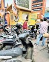 पीयूसीसी बनवाने को लगीं वाहनों की कतारें पीयूसीसी बनवाने को लगीं वाहनों की कतारें10