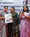 अनुकंपा के आधार पर 109 को दी नियुक्ति, अनुबंधित कर्मियों को बांटे मेडिकल कार्ड अनुकंपा के आधार पर 109 को दी नियुक्ति, अनुबंधित कर्मियों को बांटे मेडिकल कार्ड4