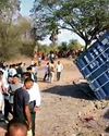 महाराष्ट्र में कंटेनर और ट्रक के बीच टक्कर, 12 की मौत महाराष्ट्र में कंटेनर और ट्रक के बीच टक्कर, 12 की मौत61