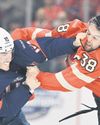 Three Fights in 9 Seconds in US-Canada Ice Hockey Teams' Clash