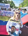 Thousands call to 'free Maduro'18