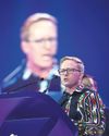 DA's rising star quits11