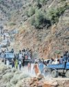 Days after quake, Afghan survivors still await aid18