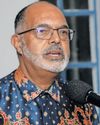 Sars commissioner hails parents' sacrifices19