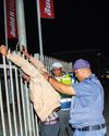Abemi bangaphandle (25) babanjwe kuGompo ngokungabi namaphepha aseMzantsi Afrika11