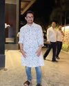 Aamir Khan opts for traditional at Loveyapa screening