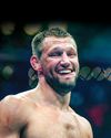 Psychologist-turned-UFC star aims for spectacular finish48