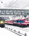 Tourists stranded amid heavy snowfall, rain in J&K, Himachal17