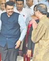 A day after Fadnavis's 'invite', Uddhav meets CM9