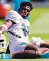 NFL STAR WANTS TO RACE LYLES NFL STAR WANTS TO RACE LYLES13