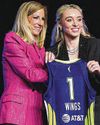 Bueckers set to take flight in WNBA with Wings Bueckers set to take flight in WNBA with Wings