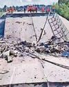 2 bridges collapse killing 731
