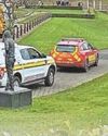 PARAGLIDER PILOT IS HURT IN HOTEL CRASH2