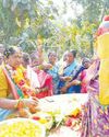 కన్నెపల్లిలో సారలమ్మ దర్శనం చేసుకున్న మంత్రి సీతక్క7