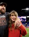 A TOUCHDOWN IN THE GAME OF LOVE! TAYLOR SWIFT CELEBRATES BOYFRIEND TRAVIS KELCE'S BIG WIN WITH HUGS AND KISSES3