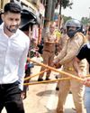 हापुड़ में जाम लगा रहे वकीलों पर लाठीचार्ज, दर्जनों घायल7