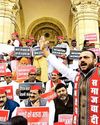 सपा सदस्यों का सरकार की नीतियों के खिलाफ प्रदर्शन सपा सदस्यों का सरकार की नीतियों के खिलाफ प्रदर्शन8