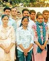 मेरठ में एक ही गांव के 14 लोग एक साथ बने सिपाही4