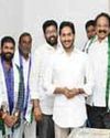 జనసేన నుంచి వైసీపీలోకి కీలక నేతలు