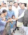 సాయి ఈశ్వర చారి కుటుంబాన్ని ఆదుకుంటాం సాయి ఈశ్వర చారి కుటుంబాన్ని ఆదుకుంటాం1