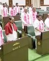 ఐదు నిమిషాలకే సభ నుంచి కేసీఆర్ బయటికి ఐదు నిమిషాలకే సభ నుంచి కేసీఆర్ బయటికి2
