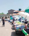 Summer heat hits Sunday Market23