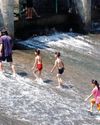 No respite as Kashmir continues to sizzle, temperatures shatter records No respite as Kashmir continues to sizzle, temperatures shatter records17