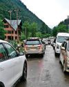 Pahalgam buckles under weekend rush Pahalgam buckles under weekend rush2
