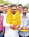 Satish inaugurates key road projects, distributes relief kits, felicitates meritorious students in Akhnoor Satish inaugurates key road projects, distributes relief kits, felicitates meritorious students in Akhnoor3