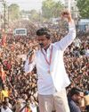 காவலர்கள், விவசாயிகள், நெசவாளர்களுக்கான தேர்தல் வாக்குறுதிகளை அறிவித்தார் விஜய் காவலர்கள், விவசாயிகள், நெசவாளர்களுக்கான தேர்தல் வாக்குறுதிகளை அறிவித்தார் விஜய்2