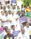 புதுச்சேரிக்கு மாநில அந்தஸ்து கேட்டு டெல்லியில் போராட்டம் : ஜனாதிபதி, பிரதமர் அலுவலகத்தில் மனு54