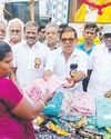 தென்காசியில் கருணாநிதி பிறந்தநாள் விழாவில் 102 பெண்களுக்கு இலவச சேலை9