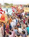 அபுதாபி இந்து கோவிலில் ரத யாத்திரை திரளான பக்தர்கள் பங்கேற்பு22