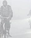 Delhi chokes again: AQI in 'severe' category at 439 as cold wave and fog persist27