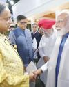 ప్రధానిని ప్రశంసించిన కాంగ్రెస్ ఎంపి శశిథరూర్ Andhranadu