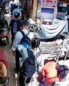 Crooks strike again in Manek Chowk market Crooks strike again in Manek Chowk market10