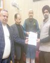 JKMEF delegation call on CS, submit memo3