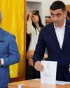 Romania's Far-right Simion faces pro-EU Dan Romania's Far-right Simion faces pro-EU Dan33