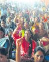कचरा संकलन का काम ठेके पर देने की योजना का विरोध कचरा संकलन का काम ठेके पर देने की योजना का विरोध8