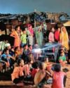 रील से रियल जहां दंगे होते थे, वहां साथ बैठ फिल्में देख रहे; इससे दूरी घटी... दर्द मिटा रील से रियल जहां दंगे होते थे, वहां साथ बैठ फिल्में देख रहे; इससे दूरी घटी... दर्द मिटा17