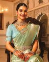 Reliance Jewels brings back its signature 'Vivaham' collection for the wedding season11