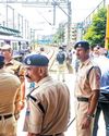 Five killed, 7 injured as passengers fall off local train at Mumbra station YUGMARG NEWSPAPER