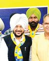 Rajinder Pal Anand, Former DSP & Advocate, campaigns door-to-door, seeking votes for Sanjeev YUGMARG NEWSPAPER