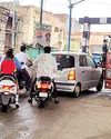Container stuck in underpass, traffic jam led to problems to people YUGMARG NEWSPAPER