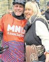 Cyclist goes the extra mile to support his best friend Cyclist goes the extra mile to support his best friend7