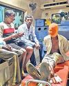 ஒரு ரயில் நிலைய போல குறைத்தபடி பயணிகளை கடிக்க பாய்ந்த பீகார் வாலிபர் Dinakaran Chennai