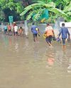 கனமழையால் நூம்பல் சாலையில் உள்ள தொழிற்சாலைகளுக்குள் புகுந்தது மழை நீர்81