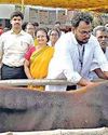 திருவாலங்காட்டில் கால்நடைகளுக்கு கோமாரி நோய் தடுப்பூசி முகாம் திருவாலங்காட்டில் கால்நடைகளுக்கு கோமாரி நோய் தடுப்பூசி முகாம்73