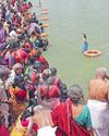 சித்திரை பிரம்மோற்சவ விழாவையொட்டி வைத்திய வீரராகவ பெருமாள் கோயில் குளத்தில் தீர்த்தவாரி63